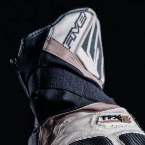 GUANTES FIVE TFX2 WP NEGRO / GRIS