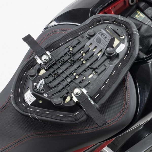 KIT FIJACIÓN DE BOLSA KRIEGA TRIUMPH STREET TRIPLE FIT KIT