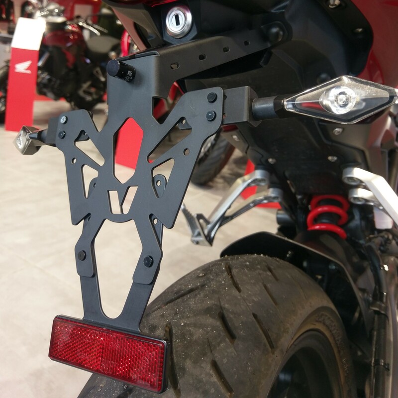 Portamatrículas Honda CB125R/300R negro V PARTS