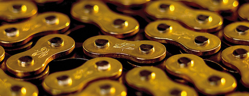 Cadena Renthal 520R1 con 112 eslabones negro/oro