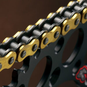 Cadena Renthal 520R1 con 116 eslabones negro/oro
