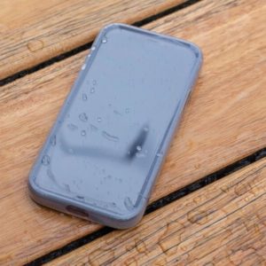 Poncho QUAD LOCK con protección contra la intemperie - iPhone 13