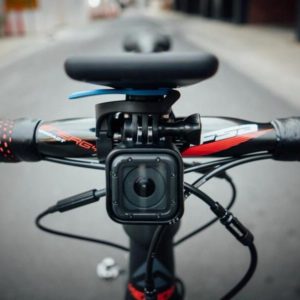 Adaptador de montaje frontal para cámara de acción QUAD LOCK