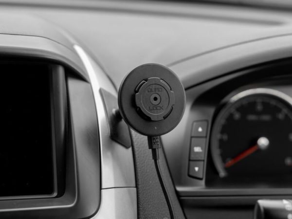 Soporte para teléfono en el tablero QUAD LOCK MAG