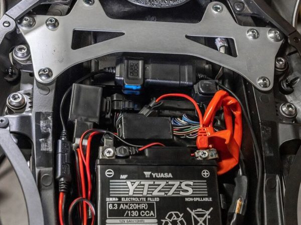 Adaptador inteligente QUAD LOCK de 12 V a USB resistente al agua
