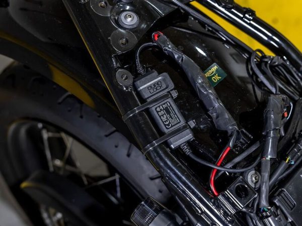 Adaptador inteligente QUAD LOCK de 12 V a USB resistente al agua