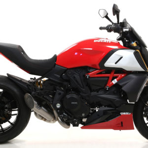 Arrow Silencioso Indy Race en titanio fondo en carbono 71924PK