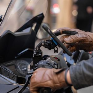 Soporte para teléfono con depósito de freno QUAD LOCK V2