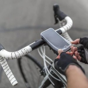 Poncho QUAD LOCK MAG con protección contra la intemperie - iPhone SE4
