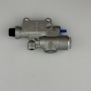 Bomba BREMBO UPGRADE trasera - PS13 Plata - Con depósito integrado