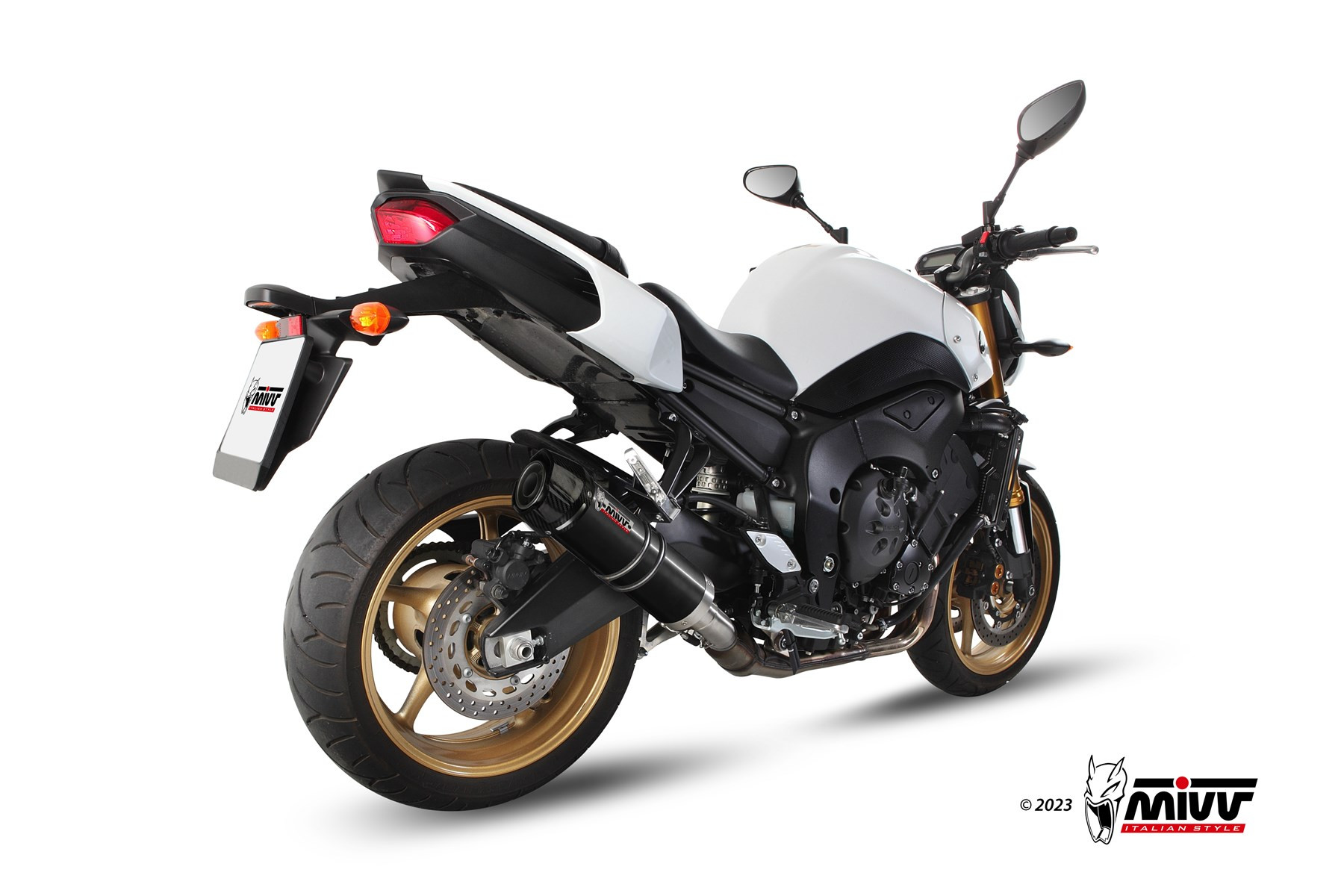 Mivv Slip-On GP carbon con tapa carbono Yamaha FZ8 / Fazer 8 2010-16