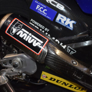 Mivv Slip-On Oval St. Steel con tapa carbono Benelli TRK 702 / X 2023-25