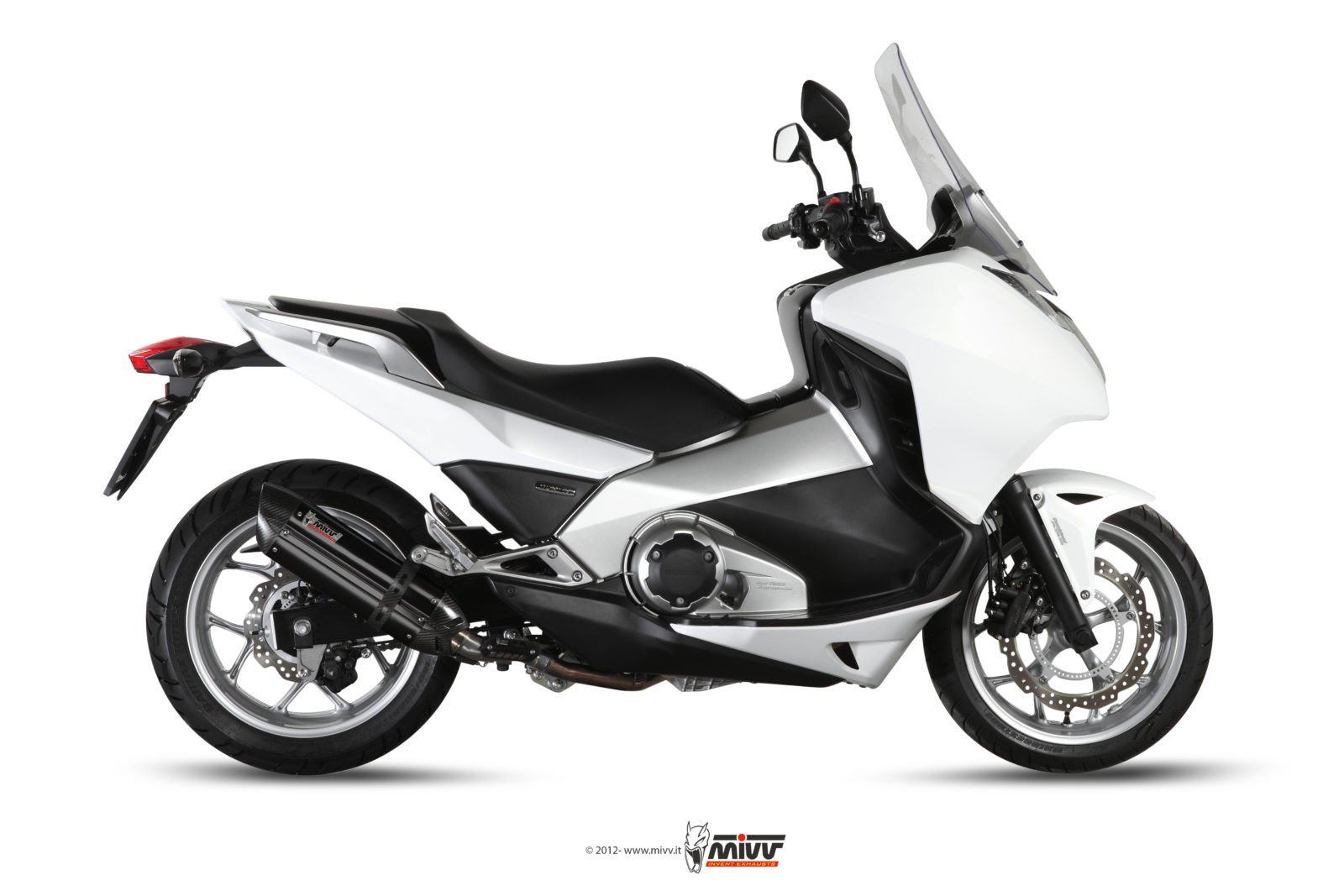 Mivv Slip-On Suono black con tapa carbono Honda Integra 700/750 / NC 700/750 S / X