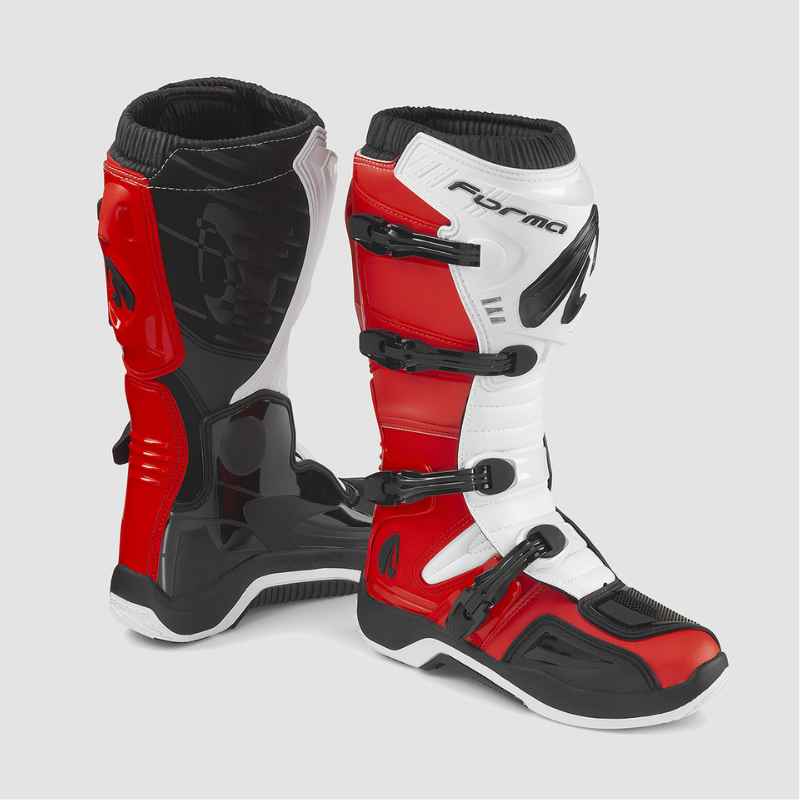 BOTAS FORMA TRACTION RED WHITE BLACK
