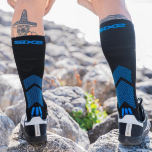 CALCETINES SIXS MOT V3 NEGRO / AZUL