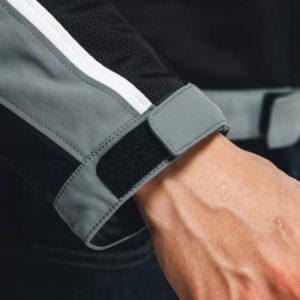 Chaqueta Dainese HYDRAFLUX 2 AIR D-DRY® NEGRO GRIS CARBÓN