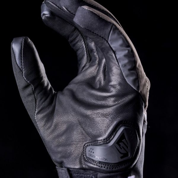 GUANTES FIVE WFX DISTRICT WOMAN WP NEGRO ORO
