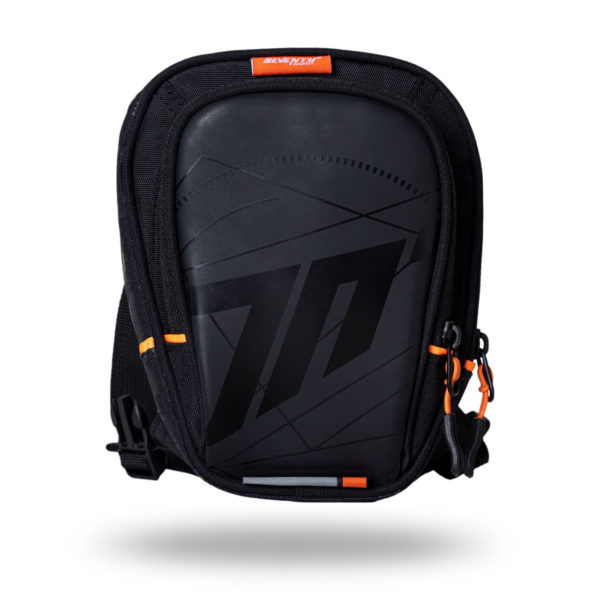 MOCHILA SEVENTY DE PIERNA SD-TL1 NEGRA BLANCA