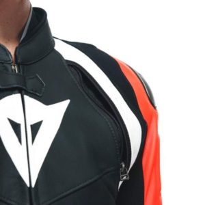 Mono Dainese AVRO 4 CUERO 2 PIEZAS NEGRO-MATE FLUO-ROJO BLANCO