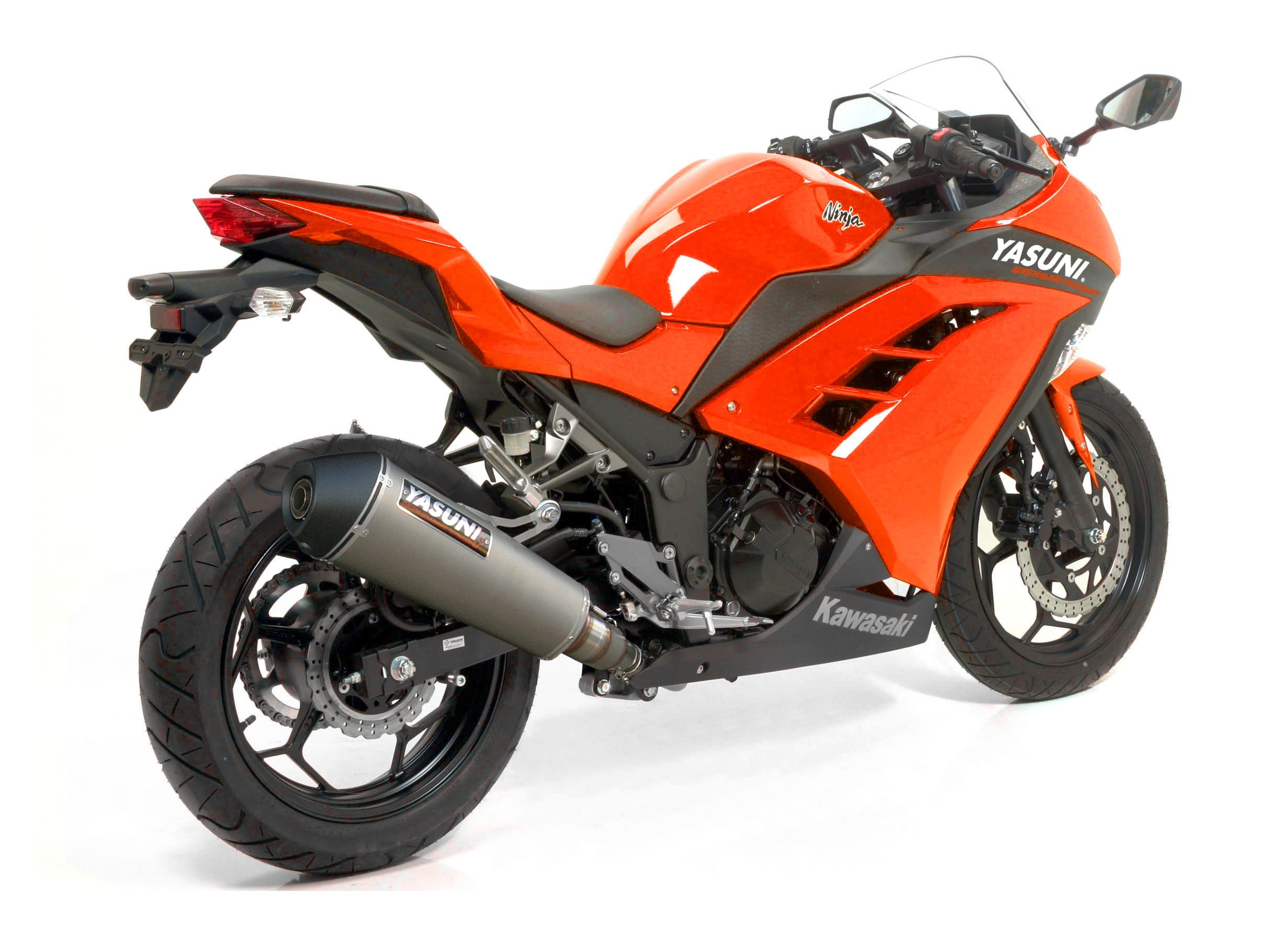 Escape Yasuni 4T Silenc. Titanio Kawasaki Ninja 300 (13)