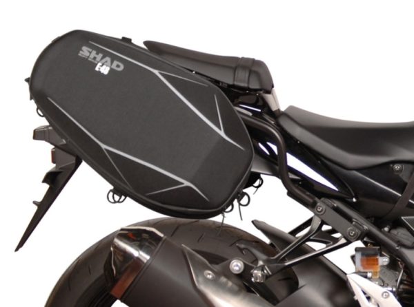 SOPORTE / FIJACIONES SHAD LATERALES DE MALETA SIDE BAG SUZUKI GSR 750 2011