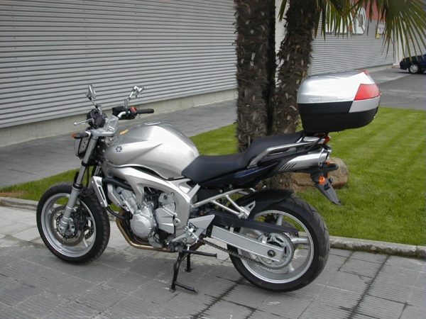SOPORTE / FIJACIONES SHAD DE MALETA YAMAHA FAZER 600 04-09