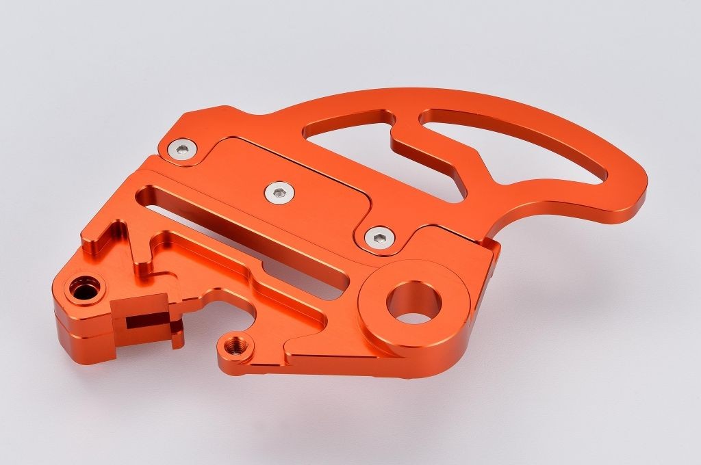 Protector de disco trasero  con soporte de pinza naranja