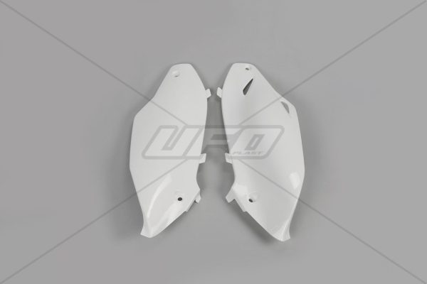 Paneles laterales traseros UFO Kawasaki blanco KA04720-047