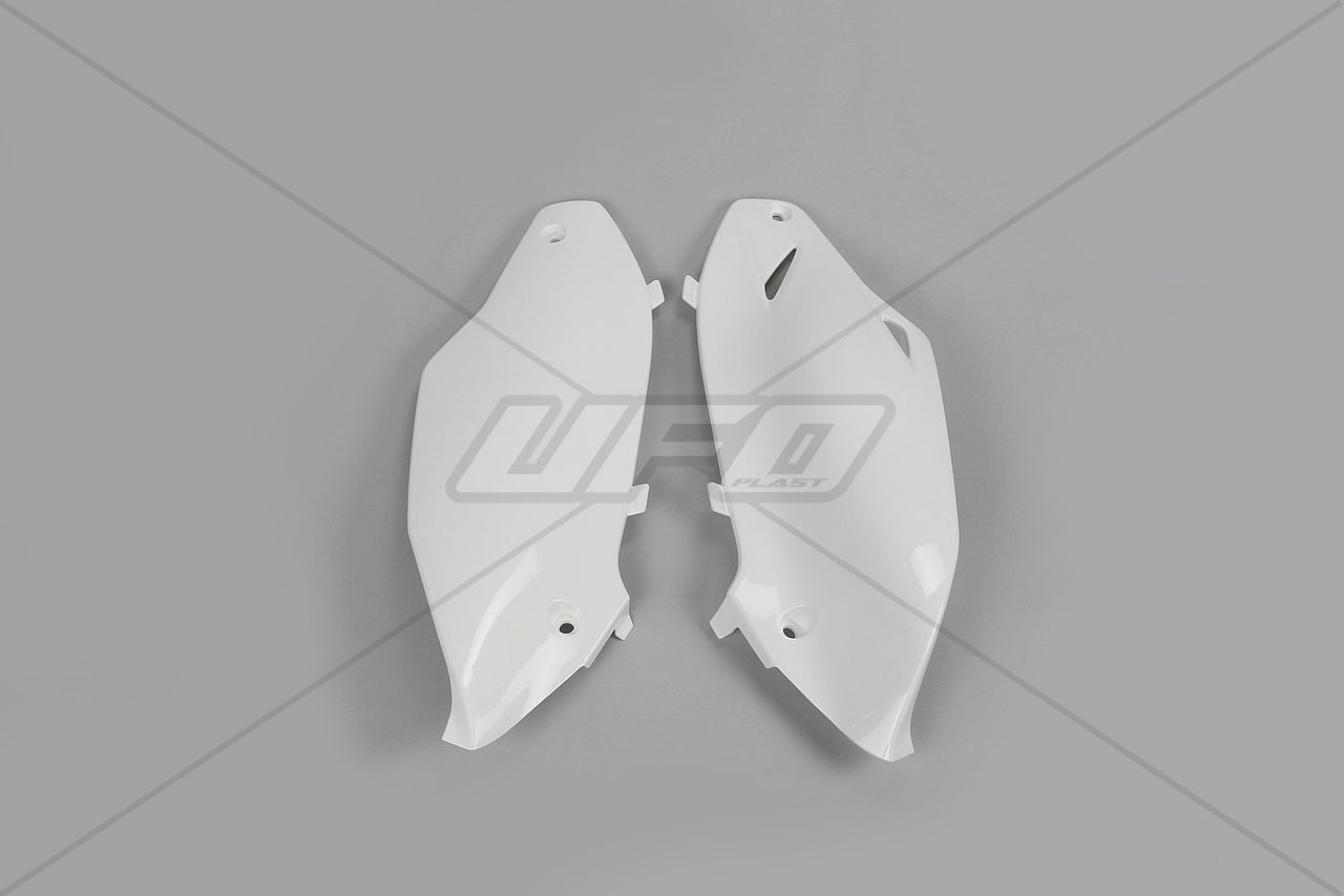 Paneles laterales traseros UFO Kawasaki blanco KA04720-047