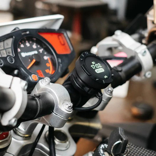 SOPORTE CON ALIMENTACION BEELINE MOTO 2 POWERED MOUNT